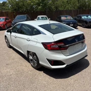 Photos of 2018 Honda Clarity Plug-In Hybrid for sale in Gurnee, IL at CarWise Gurnee