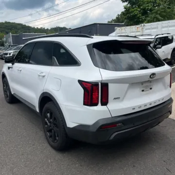 Photos of 2021 Kia Sorento S for sale in Gurnee, IL at CarWise Gurnee