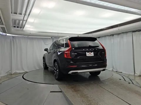 More photos of 2020 Volvo XC90 T6 Momentum at CarWise Gurnee, IL