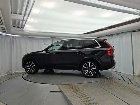 More photos of 2020 Volvo XC90 T6 Momentum at CarWise Gurnee, IL