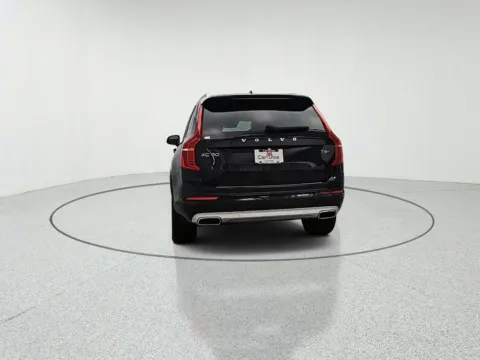 More photos of 2020 Volvo XC90 T6 Momentum at CarWise Gurnee, IL