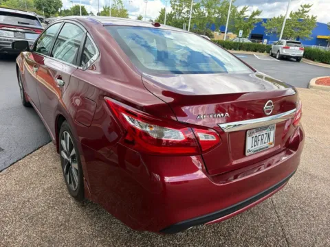 Photos of 2016 Nissan Altima 2.5 SL for sale in Gurnee, IL at CarWise Gurnee