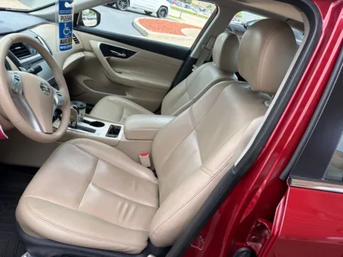 Another view of 2016 Nissan Altima 2.5 SL for sale in Gurnee, IL at CarWise Gurnee