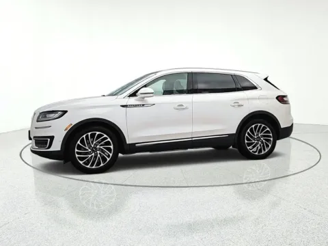 More photos of 2019 Lincoln Nautilus Reserve at CarWise Gurnee, IL
