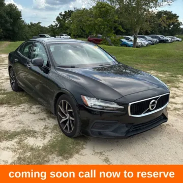 Black 2019 Volvo S60 T6 Momentum for sale in Gurnee, IL