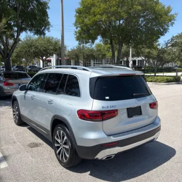 Photos of 2020 Mercedes-Benz GLB 250 for sale in Gurnee, IL at CarWise Gurnee