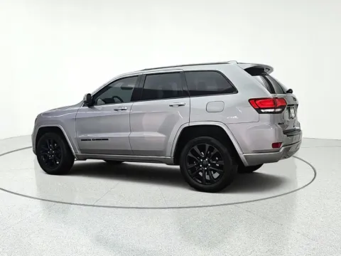 More photos of 2018 Jeep Grand Cherokee Altitude at CarWise Gurnee, IL