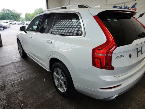 Photos of 2018 Volvo XC90 T5 Momentum for sale in Gurnee, IL at CarWise Gurnee