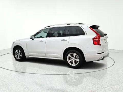 More photos of 2018 Volvo XC90 T5 Momentum at CarWise Gurnee, IL