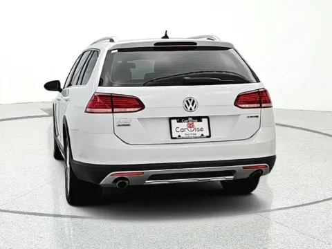 More photos of 2019 Volkswagen Golf Alltrack TSI S at CarWise Gurnee, IL