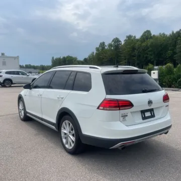 Photos of 2019 Volkswagen Golf Alltrack TSI S for sale in Gurnee, IL at CarWise Gurnee