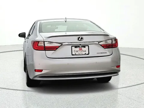 More photos of 2016 Lexus ES 300h at CarWise Gurnee, IL
