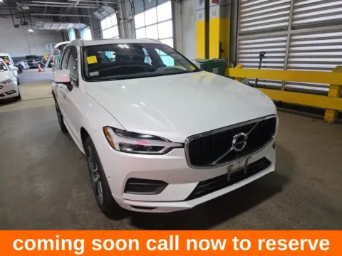 White 2019 Volvo XC60 T5 Momentum for sale in Gurnee, IL