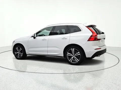 More photos of 2019 Volvo XC60 T5 Momentum at CarWise Gurnee, IL