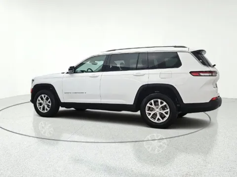 More photos of 2022 Jeep Grand Cherokee L Limited at CarWise Gurnee, IL