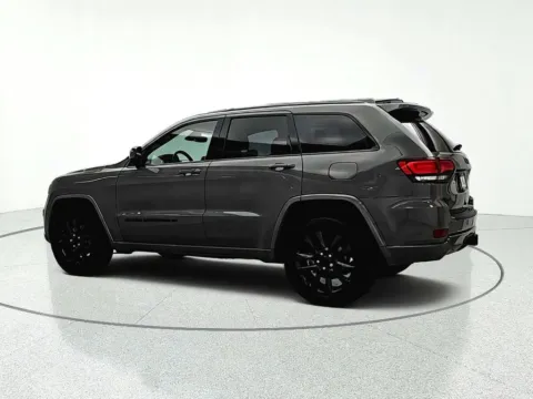 More photos of 2022 Jeep Grand Cherokee WK Laredo X at CarWise Gurnee, IL