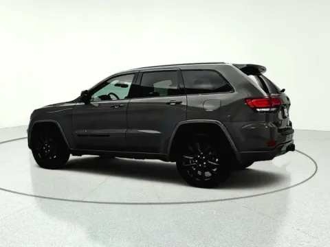 More photos of 2022 Jeep Grand Cherokee WK Laredo X at CarWise Gurnee, IL