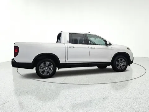 More photos of 2020 Honda Ridgeline RTL-E at CarWise Gurnee, IL