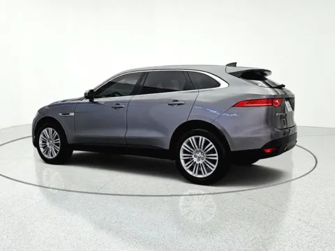 More photos of 2020 Jaguar F-PACE 25t Premium at CarWise Gurnee, IL