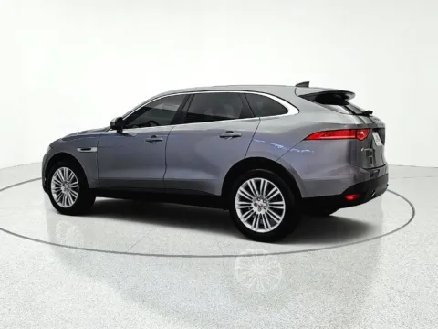 More photos of 2020 Jaguar F-PACE 25t Premium at CarWise Gurnee, IL