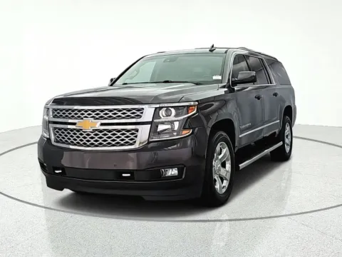 Photos of 2017 Chevrolet Suburban LT for sale in Gurnee, IL at CarWise Gurnee
