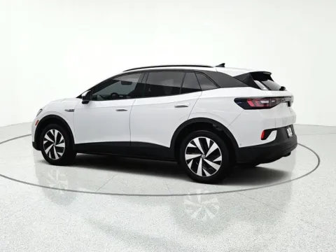 More photos of 2023 Volkswagen ID.4 Pro at CarWise Gurnee, IL