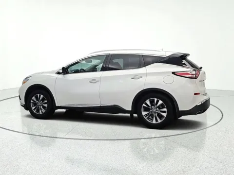 More photos of 2017 Nissan Murano SL at CarWise Gurnee, IL