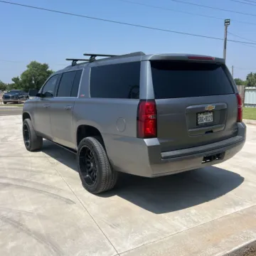 Photos of 2018 Chevrolet Suburban LT for sale in Gurnee, IL at CarWise Gurnee