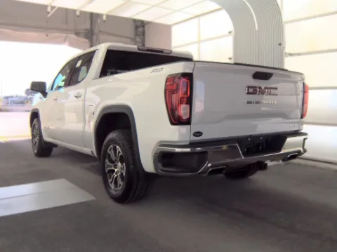 Photos of 2019 GMC Sierra 1500 SLE for sale in Gurnee, IL at CarWise Gurnee