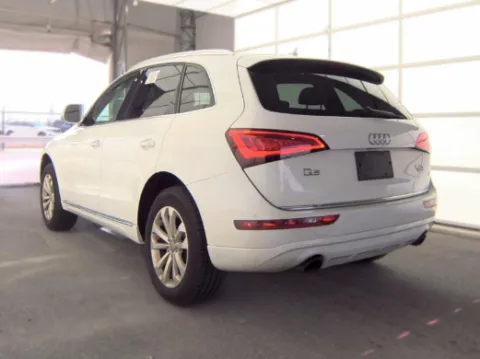 Photos of 2015 Audi Q5 2.0T Premium for sale in Gurnee, IL at CarWise Gurnee
