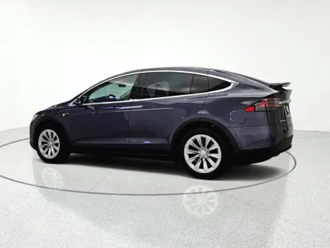 More photos of 2018 Tesla Model X 75D at CarWise Gurnee, IL