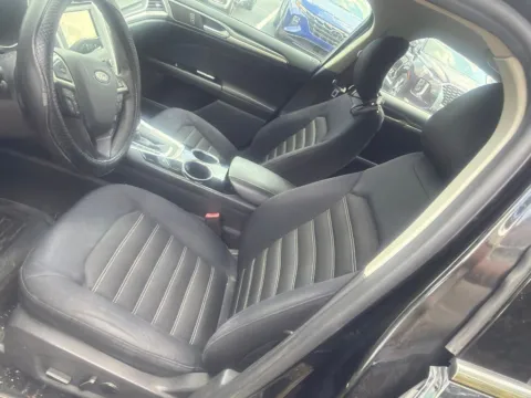 Another view of 2013 Ford Fusion SE for sale in Gurnee, IL at CarWise Gurnee