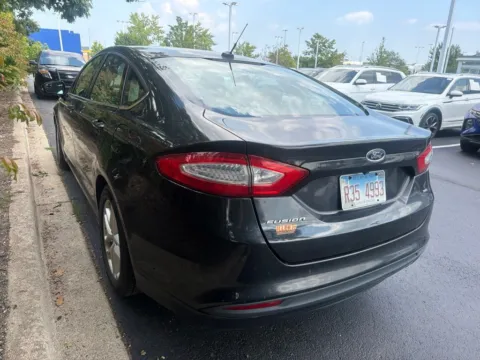 Photos of 2013 Ford Fusion SE for sale in Gurnee, IL at CarWise Gurnee