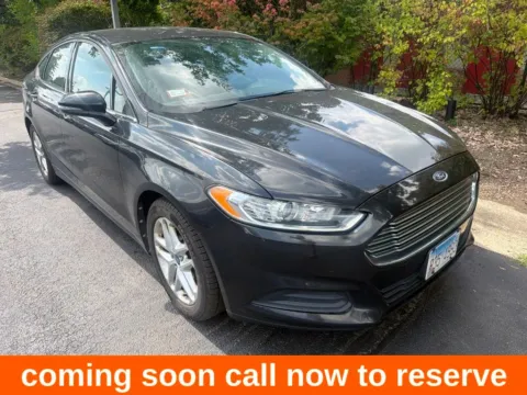 Black 2013 Ford Fusion SE for sale in Gurnee, IL