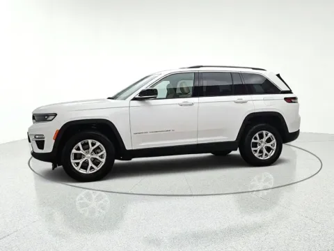 Another view of 2023 Jeep Grand Cherokee Limited for sale in Gurnee, IL at CarWise Gurnee