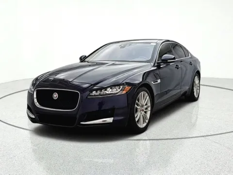 Photos of 2017 Jaguar XF 35t Prestige for sale in Gurnee, IL at CarWise Gurnee