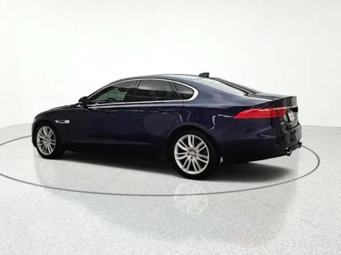 More photos of 2017 Jaguar XF 35t Prestige at CarWise Gurnee, IL