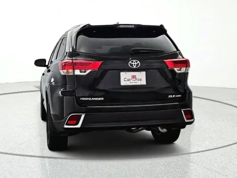More photos of 2019 Toyota Highlander XLE at CarWise Gurnee, IL