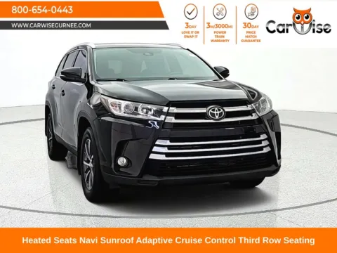 Black 2019 Toyota Highlander XLE for sale in Gurnee, IL