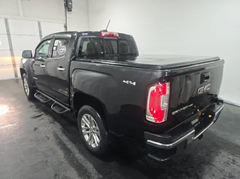 Photos of 2020 GMC Canyon SLT for sale in Gurnee, IL at CarWise Gurnee