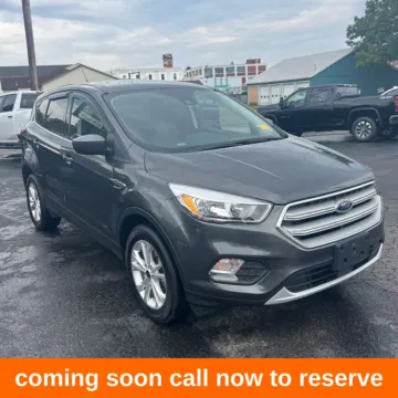 Gray 2019 Ford Escape SE for sale in Gurnee, IL