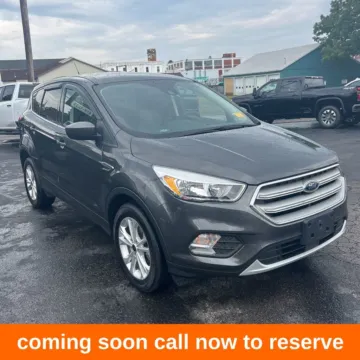 Gray 2019 Ford Escape SE for sale in Gurnee, IL