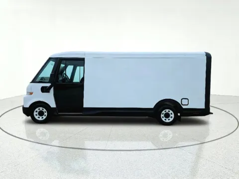 More photos of 2024 BrightDrop Zevo 600 at CarWise Gurnee, IL