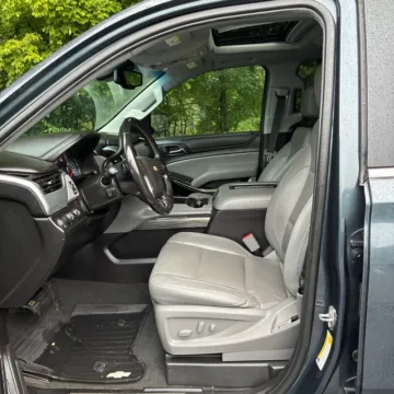 Another view of 2019 Chevrolet Suburban LT for sale in Gurnee, IL at CarWise Gurnee