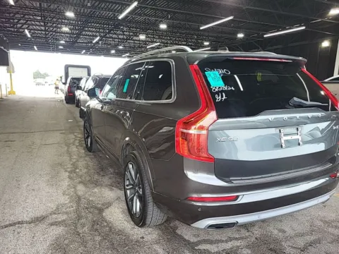 Photos of 2018 Volvo XC90 T6 Momentum for sale in Gurnee, IL at CarWise Gurnee
