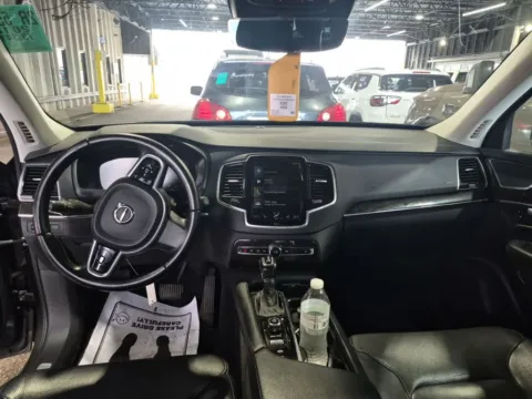 Another view of 2018 Volvo XC90 T6 Momentum for sale in Gurnee, IL at CarWise Gurnee