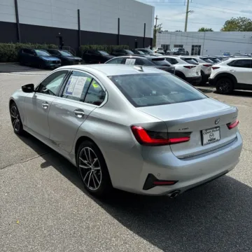 Photos of 2019 BMW 3 Series 330i xDrive for sale in Gurnee, IL at CarWise Gurnee