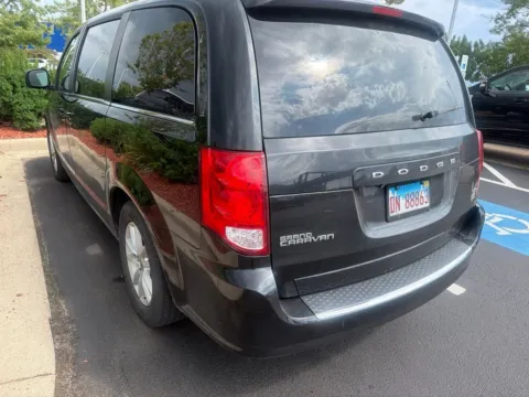 Photos of 2019 Dodge Grand Caravan SXT for sale in Gurnee, IL at CarWise Gurnee