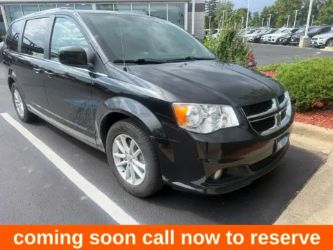 Black 2019 Dodge Grand Caravan SXT for sale in Gurnee, IL