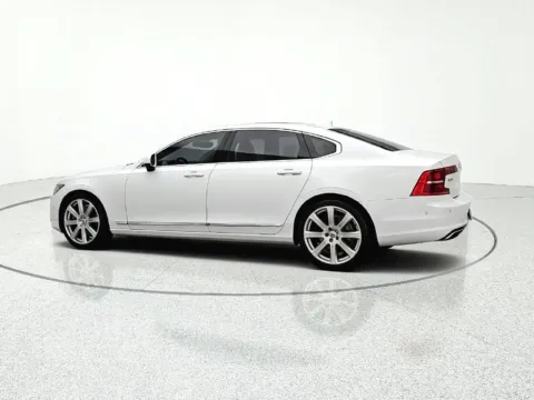 More photos of 2018 Volvo S90 T6 Inscription at CarWise Gurnee, IL